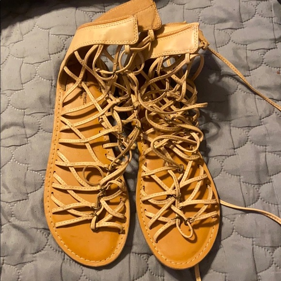 Sandals - Picture 1 of 2